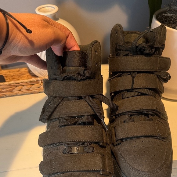 Men's Black High-Top Sneakers - Picture 5 of 7